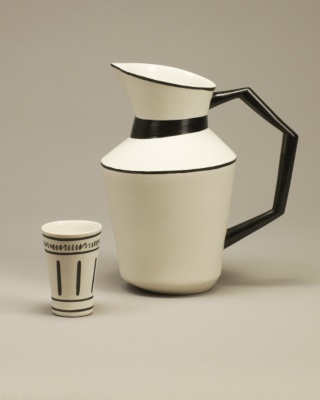 Porcelain Jug Set