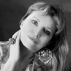 Lydia Courteille